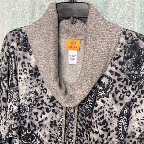 Ruby Rd Paisley print animal print neutral pullover top size 2X - Picture 7 of 17